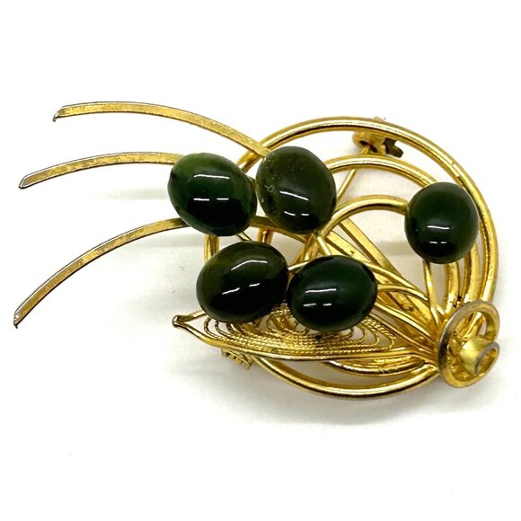 Estate Jewelry - Vintage Gold-Tone Brooch With Green Stone Accents Retro Floral Design Pin